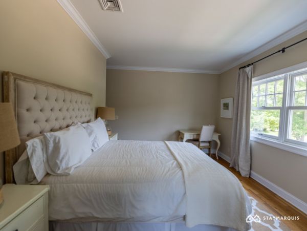 Hamptons Home 1020859