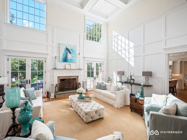 Hamptons Home 1020860