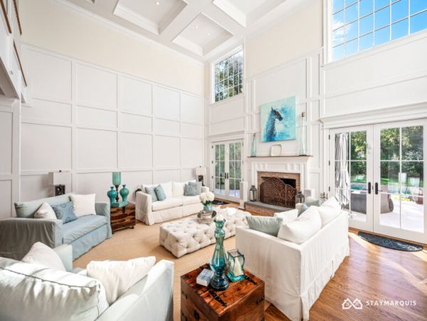 Hamptons Home 1020860