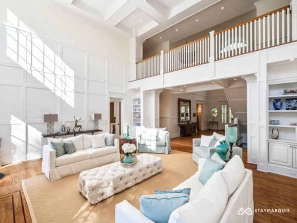 Hamptons Home 1020860