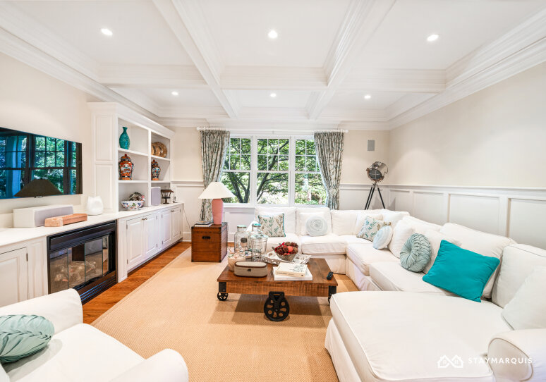 Hamptons Home 1020860