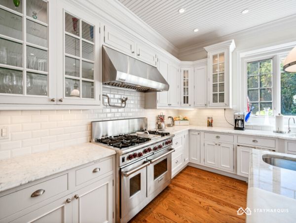 Hamptons Home 1020860