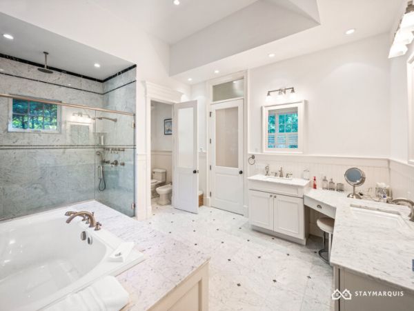 Hamptons Home 1020860
