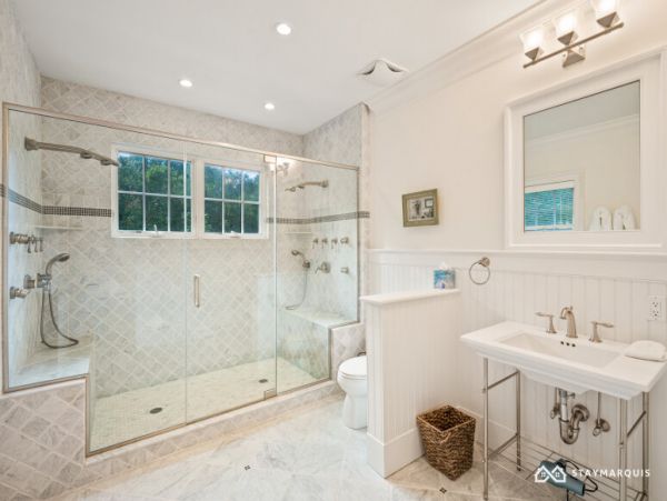 Hamptons Home 1020860
