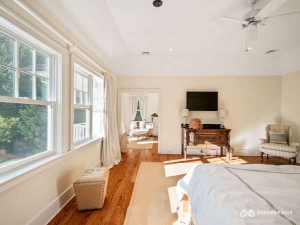 Hamptons Home 1020860