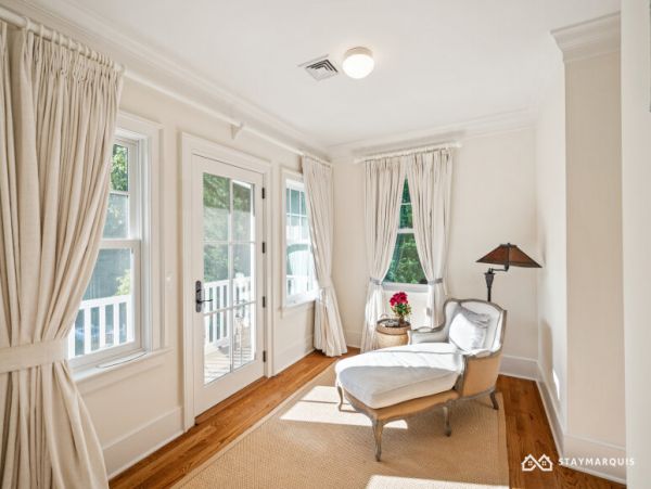 Hamptons Home 1020860