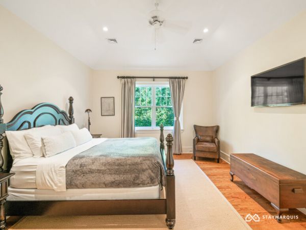 Hamptons Home 1020860