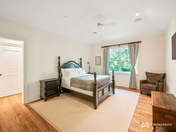 Hamptons Home 1020860
