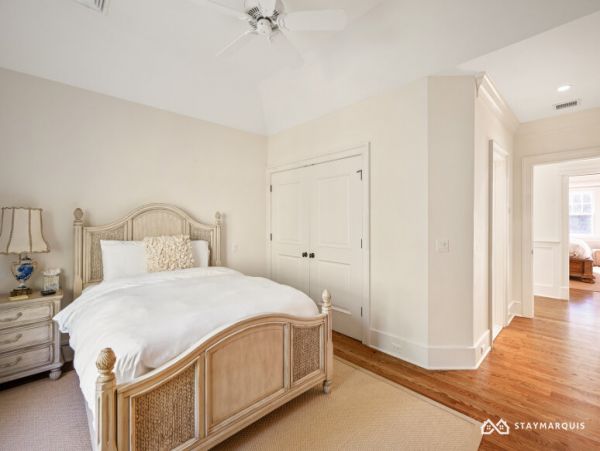 Hamptons Home 1020860