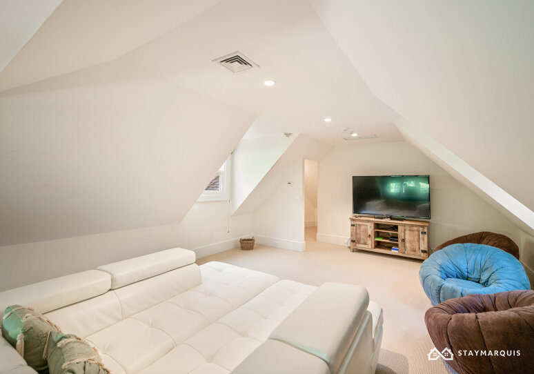 Hamptons Home 1020860