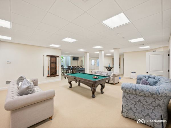 Hamptons Home 1020860