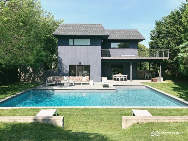 Hamptons Home 1020861