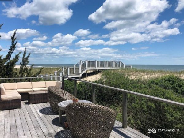 Hamptons Home 1020863