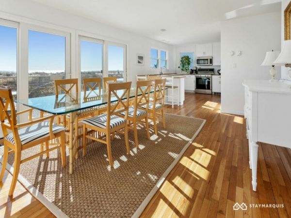 Hamptons Home 1020863