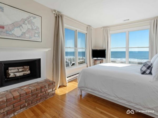 Hamptons Home 1020863