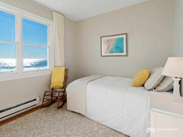 Hamptons Home 1020863