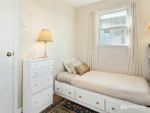 Hamptons Home 1020863