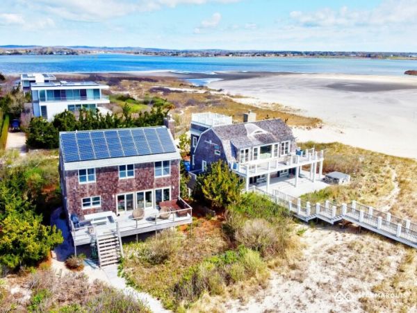 Hamptons Home 1020863