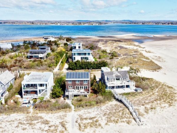 Hamptons Home 1020863