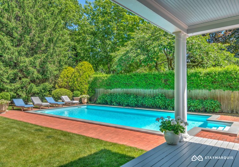 Hamptons Home 1020865
