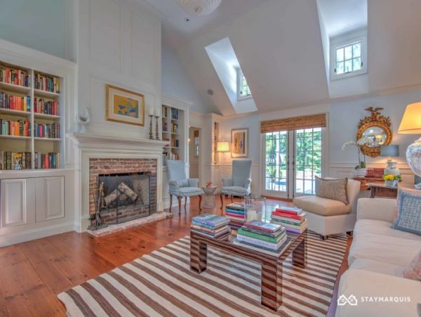 Hamptons Home 1020865