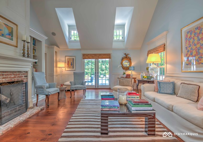 Hamptons Home 1020865