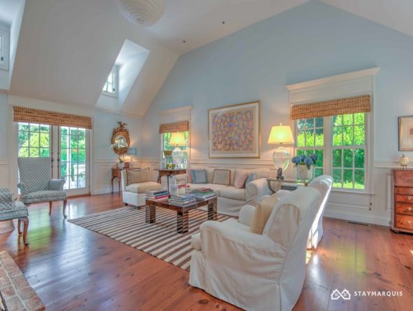 Hamptons Home 1020865
