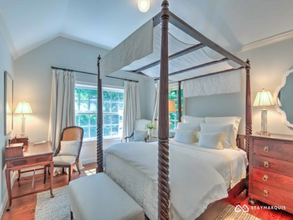 Hamptons Home 1020865