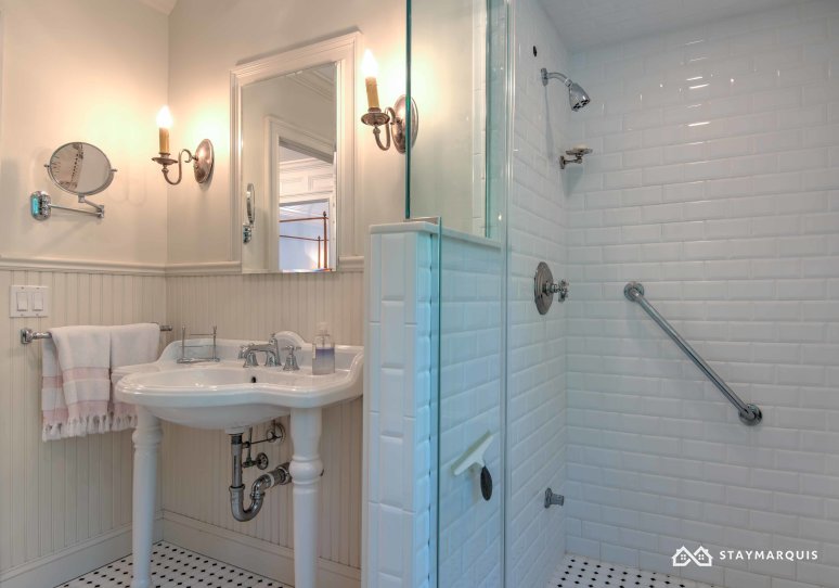 Hamptons Home 1020865