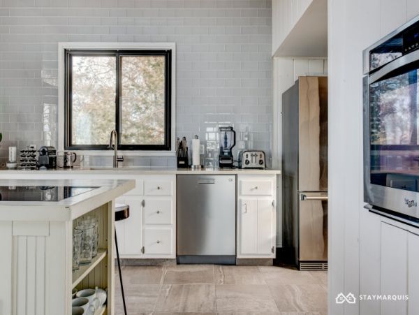 Hamptons Home 1020866