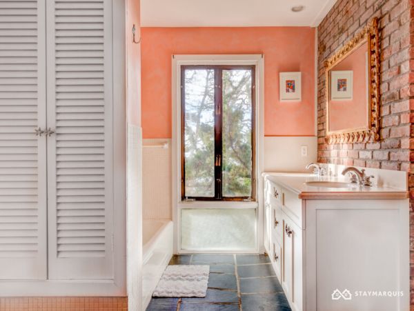 Hamptons Home 1020866