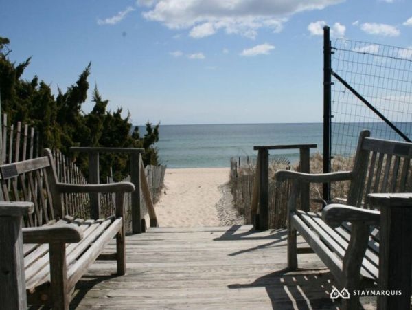 Hamptons Home 1020868