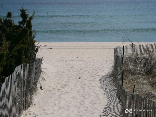 Hamptons Home 1020868