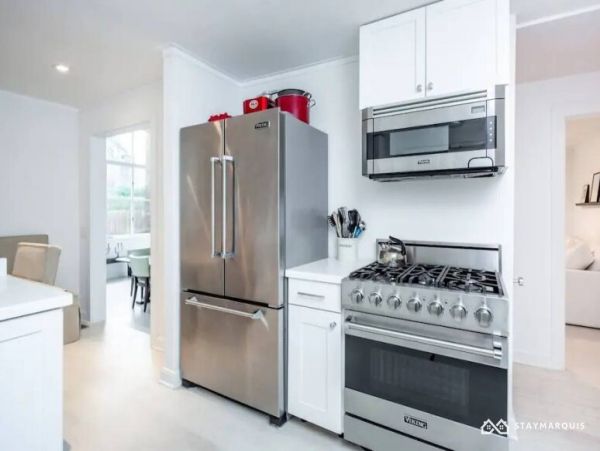 Hamptons Home 1020870
