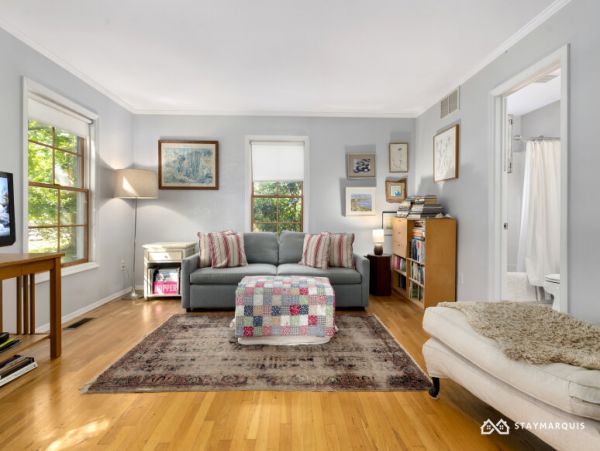 Hamptons Home 1020872