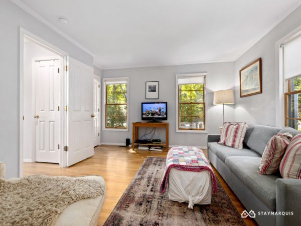 Hamptons Home 1020872