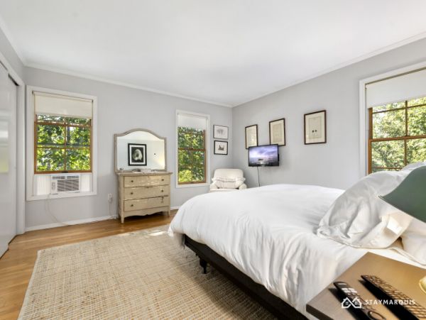 Hamptons Home 1020872