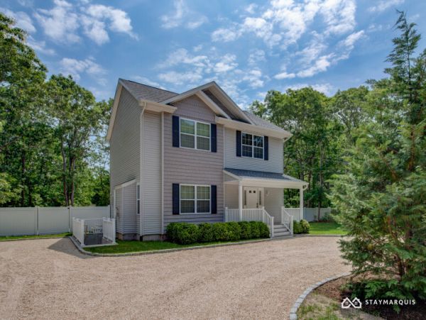 Hamptons Home 1020874