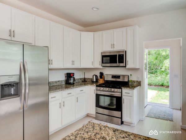Hamptons Home 1020874