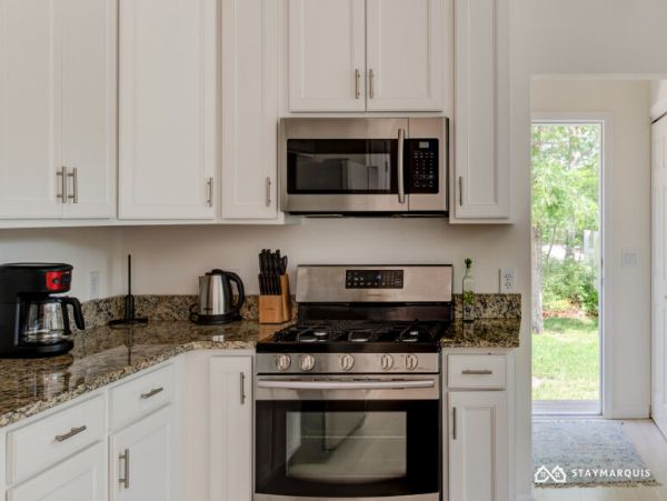 Hamptons Home 1020874