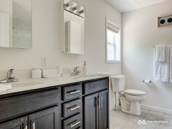 Hamptons Home 1020874