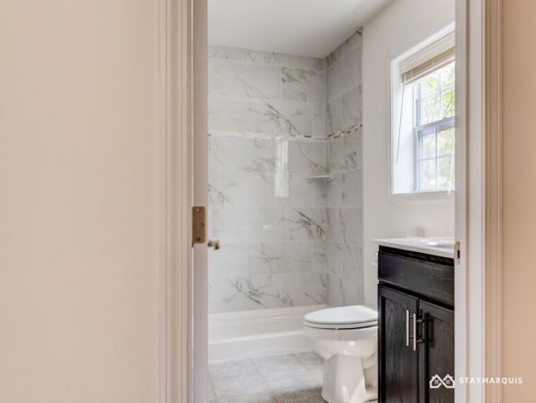 Hamptons Home 1020874