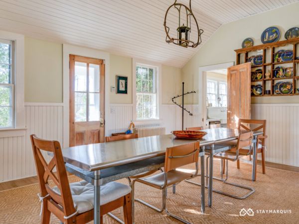 Hamptons Home 1020875