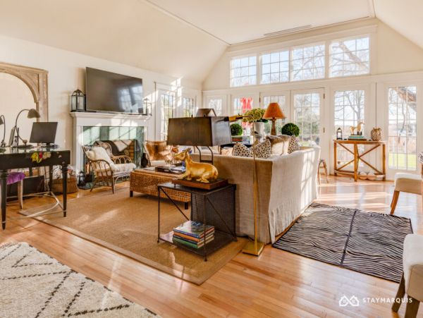 Hamptons Home 1020876