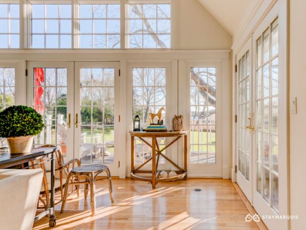 Hamptons Home 1020876
