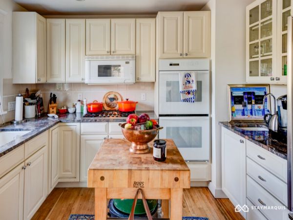 Hamptons Home 1020876