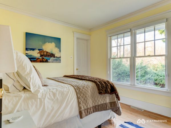 Hamptons Home 1020876