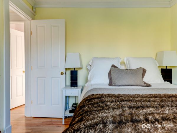 Hamptons Home 1020876