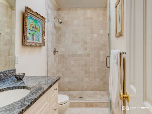 Hamptons Home 1020876