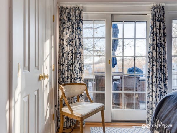 Hamptons Home 1020876